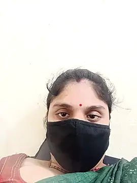 Snapshot of Cute-Aadhvita chatting on 9, 10, 2025 Cute-Aadhvita online show from 9, 10, 2025