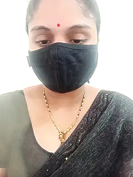 Snapshot of Cute-Aadhvita chatting on 9, 11, 2025 Cute-Aadhvita online show from 9, 11, 2025