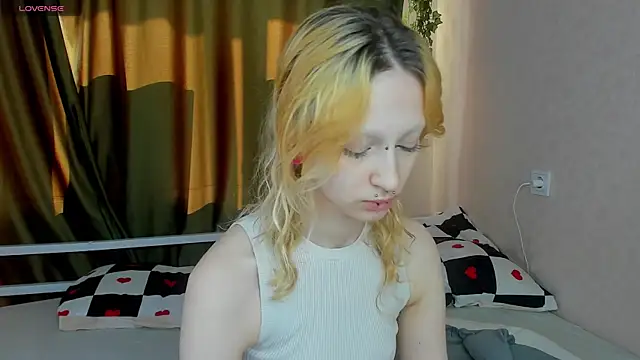 Snapshot of Lexy-Woorhez chatting on 29, 4, 2026 Lexy-Woorhez online show from 29, 4, 2026