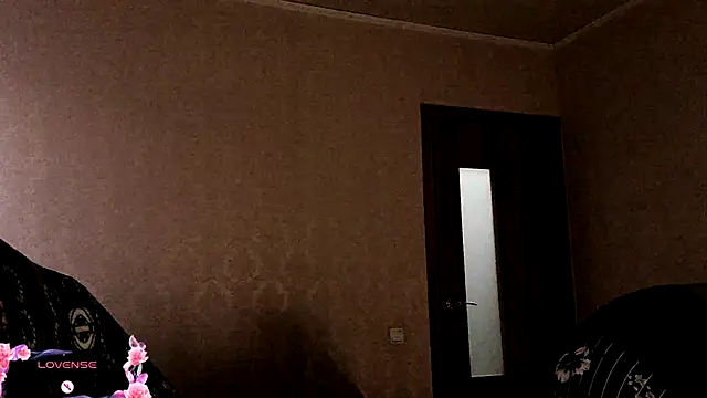 SexxyDreams1 online show from 5, 12, 2025