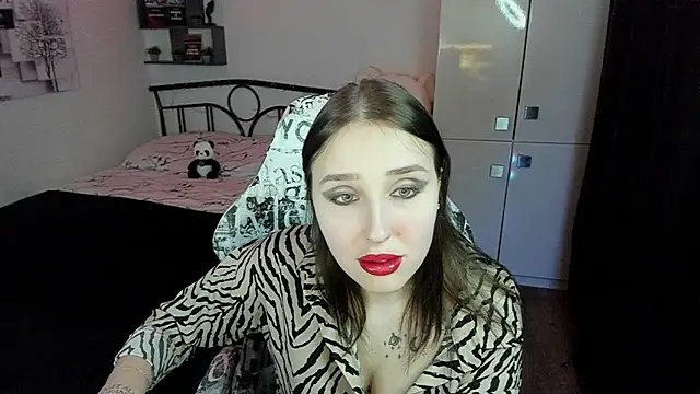 LinaTruly online show from 21, 11, 2025