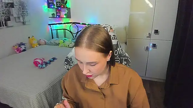 Snapshot of LinaTruly chatting on 19, 5, 2026 LinaTruly online show from 19, 5, 2026
