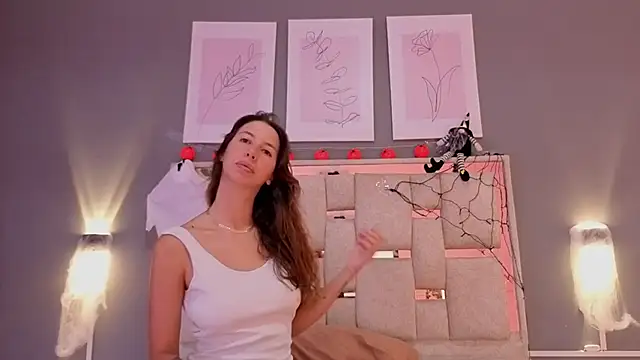 jolie lov online show from 1, 10, 2025