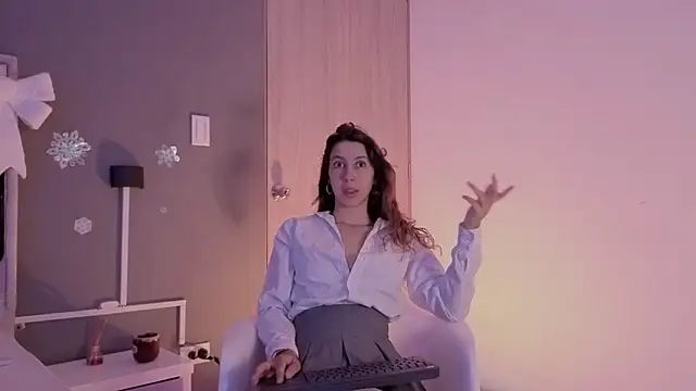 jolie lov online show from 28, 11, 2025