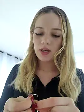 NicoleCut online show from 17, 2, 2025