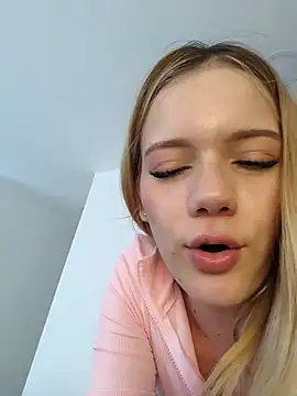 NicoleCut online show from 18, 2, 2025