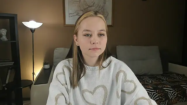 Snapshot of FalineDowlen chatting on 12, 12, 2024 FalineDowlen online show from 12, 12, 2024