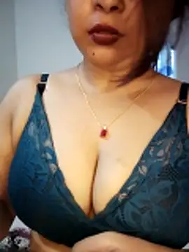 Snapshot of Fuck_Girl_Nuri chatting on 24, 5, 2026 Fuck Girl Nuri online show from 24, 5, 2026