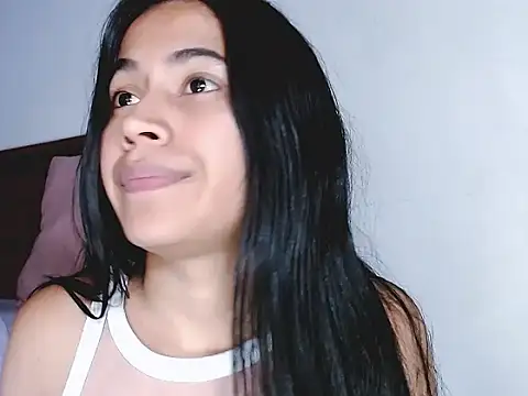 Snapshot of brihanna_lena chatting on 28, 4, 2026 brihanna lena online show from 28, 4, 2026