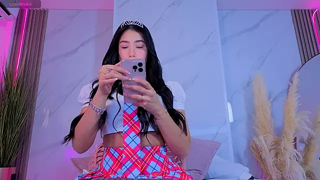 Snapshot of Chlooee__ chatting on 8, 10, 2025 Chlooee online show from 8, 10, 2025