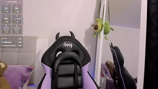 Snapshot of Any_Roussee chatting on 1, 3, 2025 Any Roussee online show from 1, 3, 2025