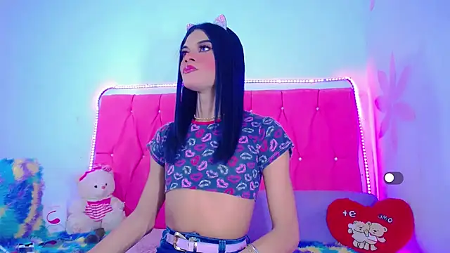 Theylor Rouse online show from 4, 3, 2025