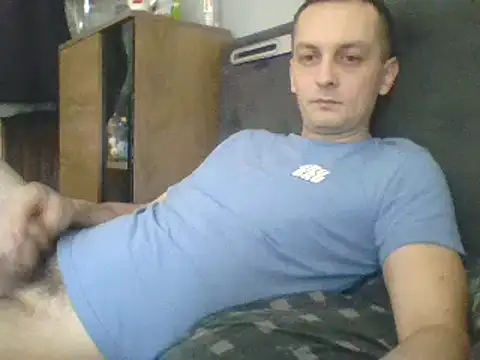 Snapshot of Kondzio chatting on 10, 2, 2025 Kondzio online show from 10, 2, 2025