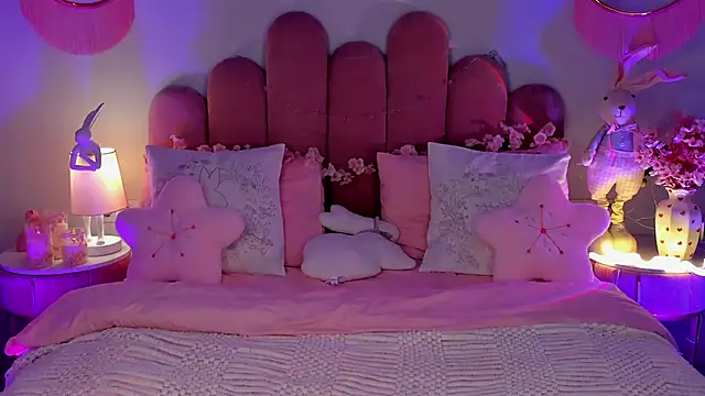 ElsaYoung online show from 11, 4, 2026