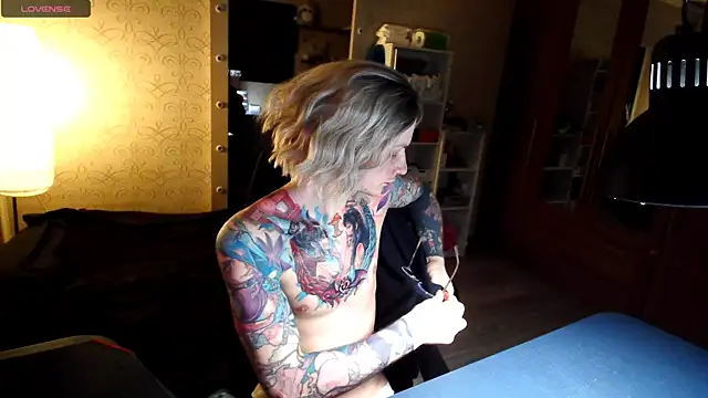 Snapshot of Julia_dolls chatting on 8, 6, 2026 Julia dolls online show from 8, 6, 2026