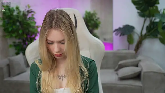 Ewa Pearl online show from 11, 3, 2025