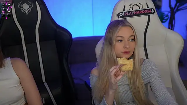 Ewa Pearl online show from 5, 12, 2025