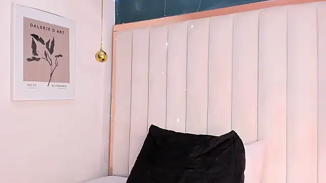 Snapshot of africa_holmes chatting on 10, 2, 2026 africa holmes online show from 10, 2, 2026