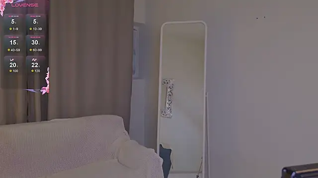 Snapshot of Lana__Cute_ chatting on 17, 3, 2025 Lana Cute online show from 17, 3, 2025