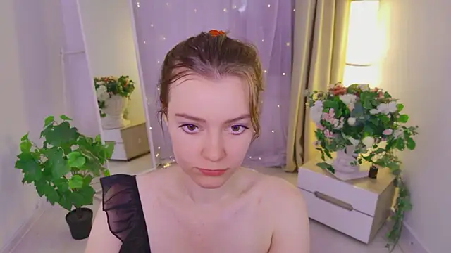 Snapshot of Lana__Cute_ chatting on 3, 7, 2026 Lana Cute online show from 3, 7, 2026