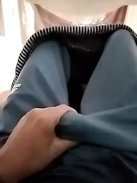 Snapshot of mith087 chatting on 24, 12, 2024 mith087 online show from 24, 12, 2024