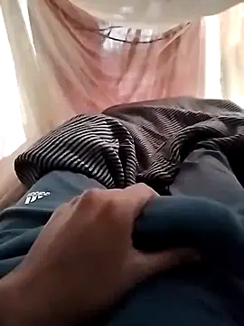 Snapshot of mith087 chatting on 28, 12, 2024 mith087 online show from 28, 12, 2024