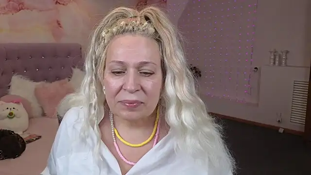 Penelope Pinky online show from 23, 1, 2025