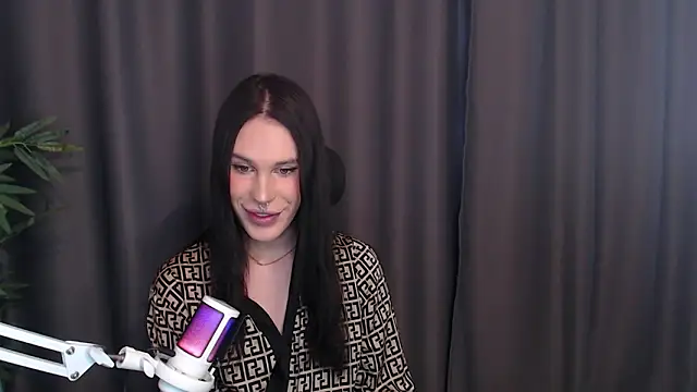 Cassie Bae online show from 18, 4, 2026