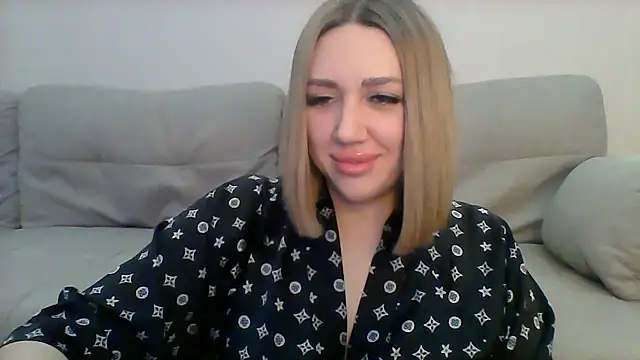 VickyLove047 online show from 4, 1, 2025