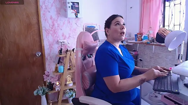 Snapshot of LucyanaSilva chatting on 4, 8, 2026 LucyanaSilva online show from 4, 8, 2026