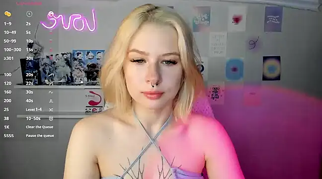 Snapshot of tender_kiitty chatting on 2, 1, 2025 tender kiitty online show from 2, 1, 2025