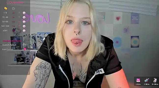 Snapshot of tender_kiitty chatting on 18, 1, 2025 tender kiitty online show from 18, 1, 2025