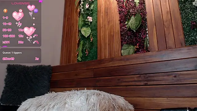 Snapshot of antonellaroux chatting on 25, 2, 2025 antonellaroux online show from 25, 2, 2025