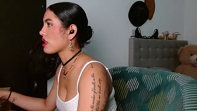 Sexy Lia  online show from 5, 4, 2026