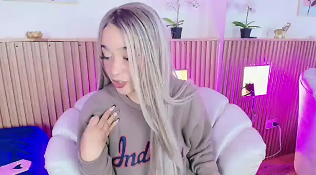 EmmaJhonnsson online show from 8, 3, 2025