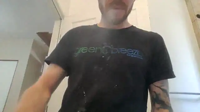 Snapshot of Huntzg23 chatting on 6, 5, 2026 Huntzg23 online show from 6, 5, 2026
