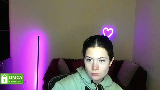 Alicia redfollow online show from 4, 12, 2025