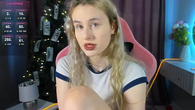 Snapshot of Molly_Toads chatting on 30, 12, 2024 Molly Toads online show from 30, 12, 2024