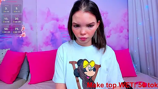 Curvy Dynamite  online show from 27, 1, 2025