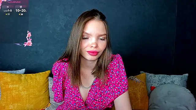 Curvy Dynamite  online show from 13, 2, 2025