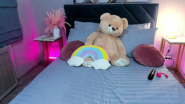 Curvy Dynamite  online show from 22, 10, 2025