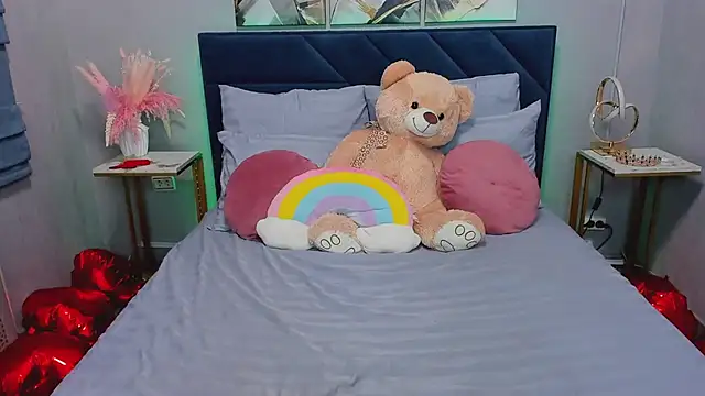 Curvy Dynamite  online show from 7, 4, 2026