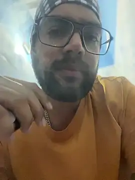 Snapshot of Arsh_Loves_Luv chatting on 2, 1, 2025 Arsh Loves Luv online show from 2, 1, 2025