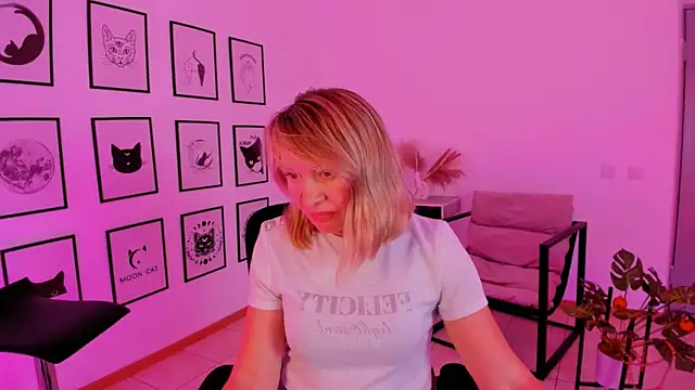 RosalindaFortuna online show from 25, 12, 2024