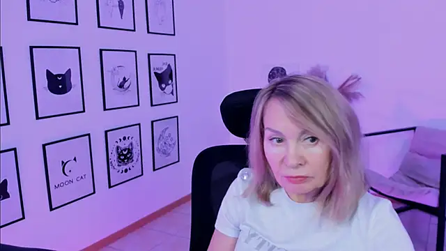 RosalindaFortuna online show from 21, 1, 2025