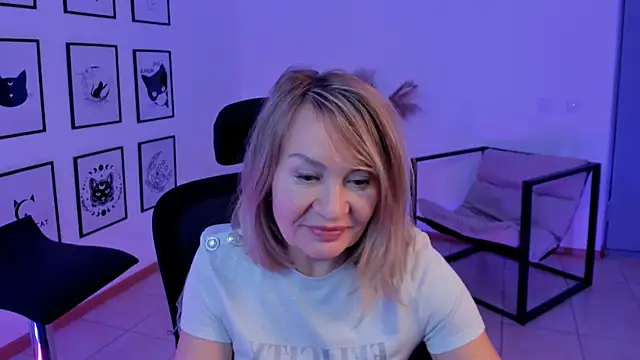 RosalindaFortuna online show from 23, 1, 2025