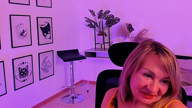 RosalindaFortuna online show from 27, 1, 2025