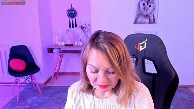 RosalindaFortuna online show from 18, 2, 2025