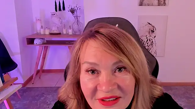 RosalindaFortuna online show from 19, 2, 2025