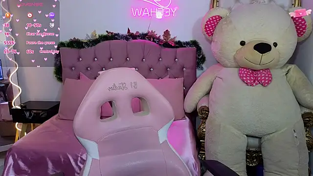 Snapshot of Emilly_tay chatting on 11, 1, 2025 Emilly tay online show from 11, 1, 2025